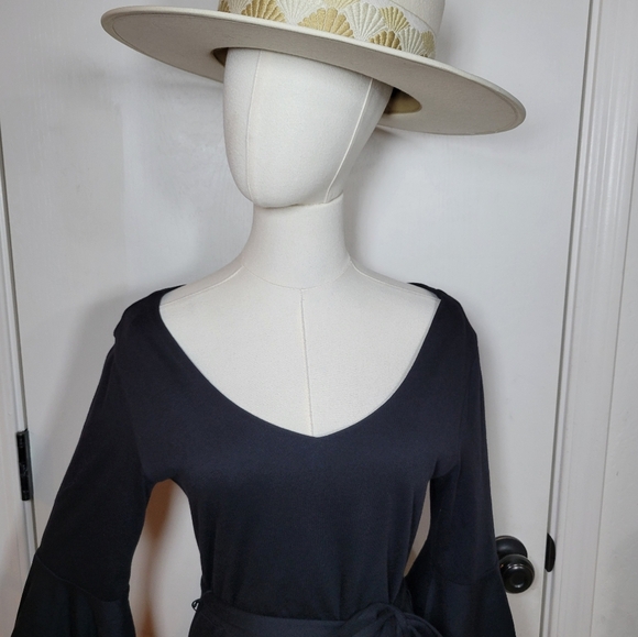 Soft Surroundings Black V-Neck Tie Waist Ruffle Hem Midi Dress XSP - Picture 3 of 11